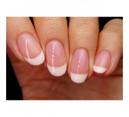 Así de bonita queda la manicura francesa con los esmaltes de Pink Gellac 101 Soft White y 121 French Rose.