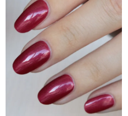 Uñas rojo pasión elegantes y atrevidas.